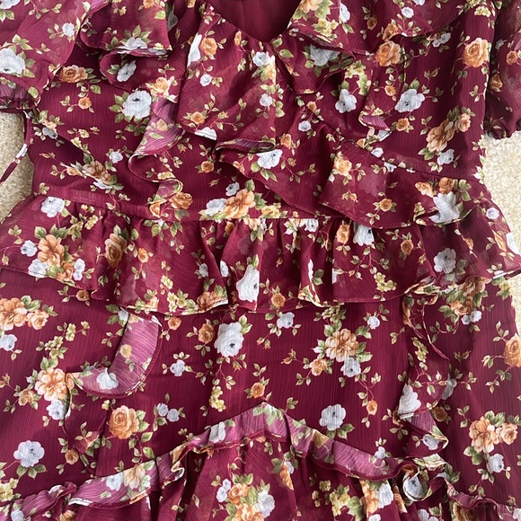 Marissa Webb Floral Ruffle Short Sleeve A-line V-neck Midi Dress in Size Small - Picture 7 of 10